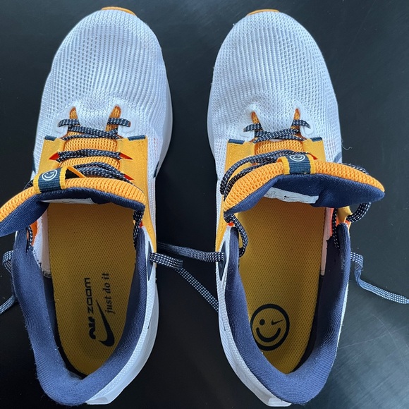 Nike WVU Men’s Athletic shoes - Picture 8 of 8